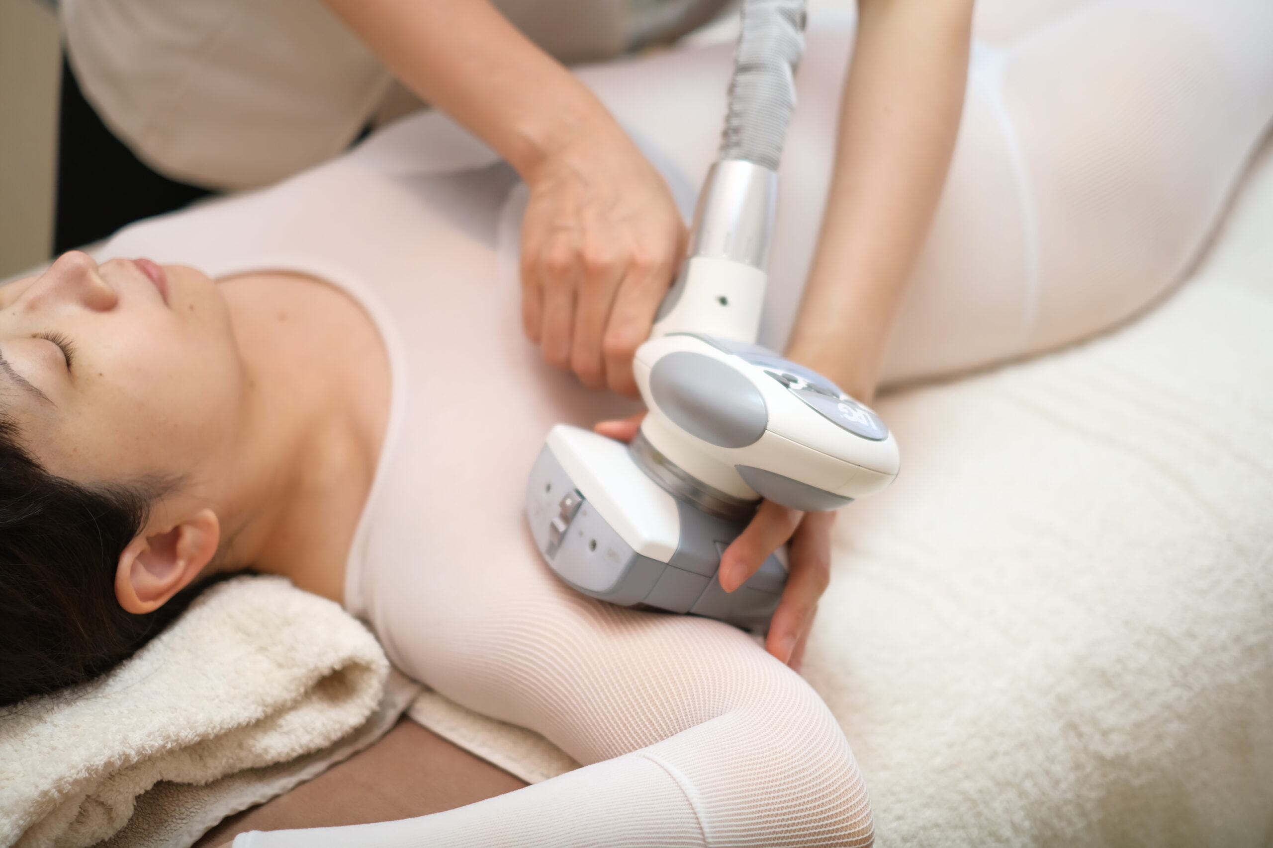 1番人気！骨から整える　　　　　　　　　　「美容矯正 × エンダモロジー」〈65分〉