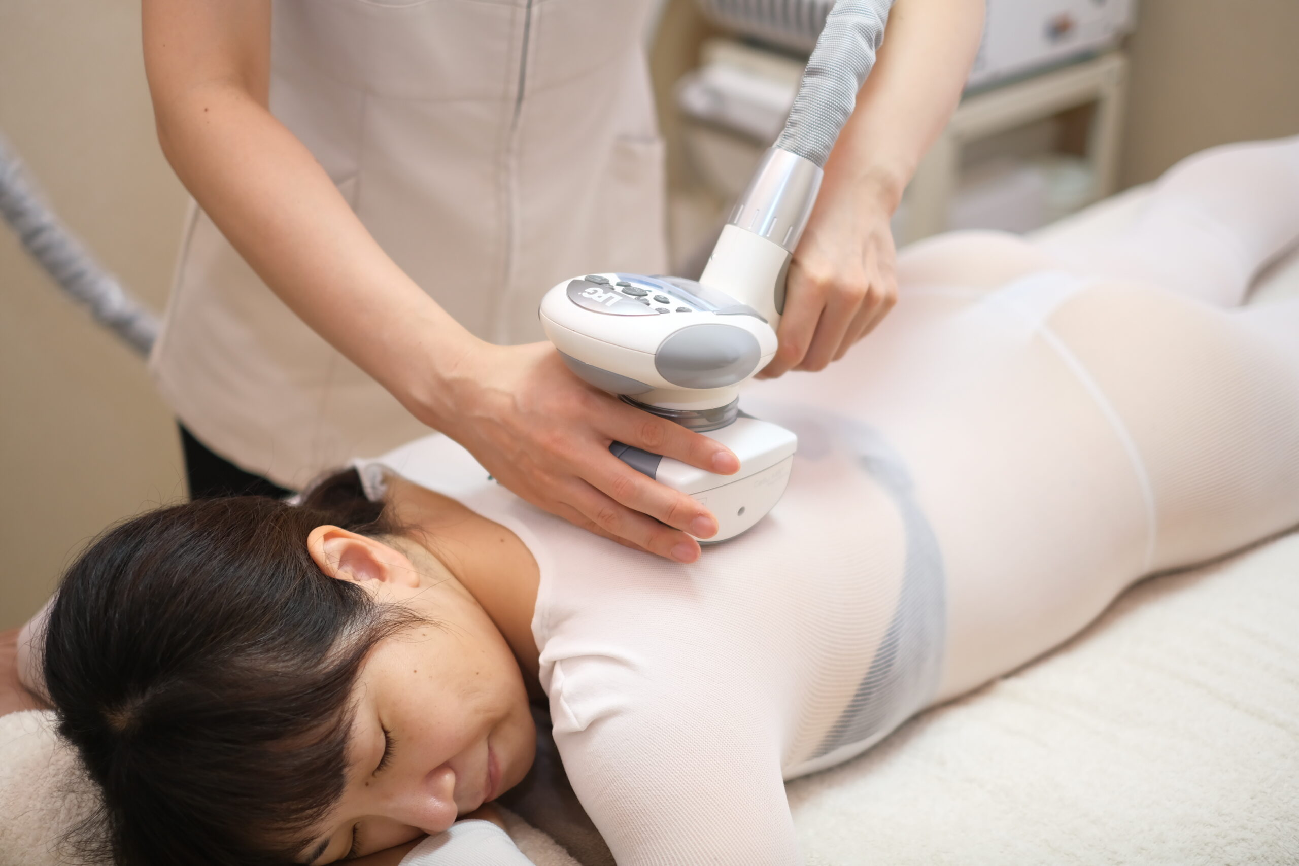 ① 美容矯正 × エンダモロジーで全方位アプローチ