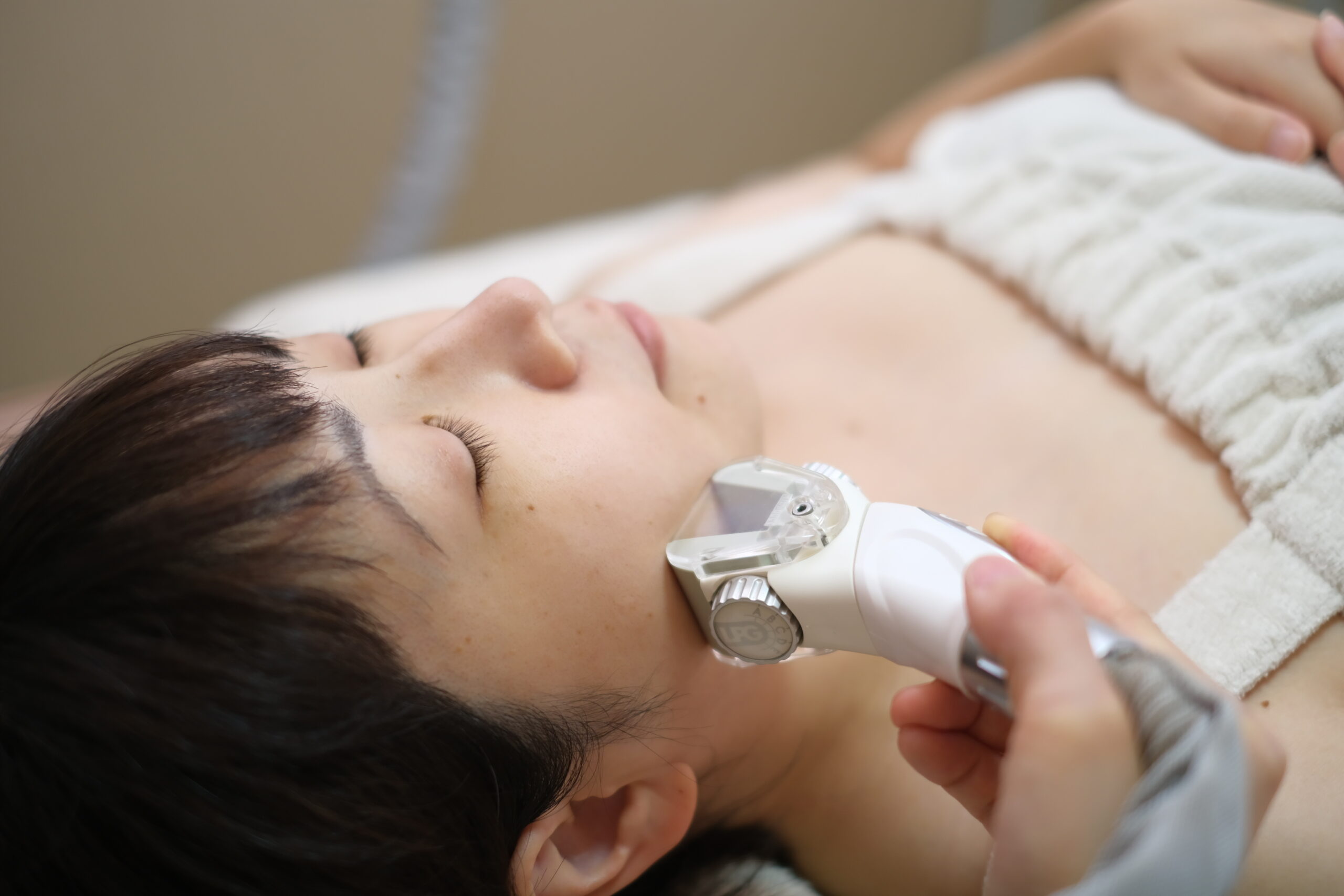 速効リフトUP「小顔矯正 × エンダフェイス」〈65分〉